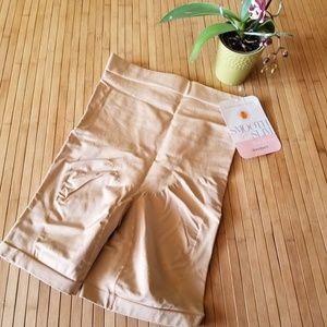 BNWT Dress Barn High Waist Thigh Slimmer